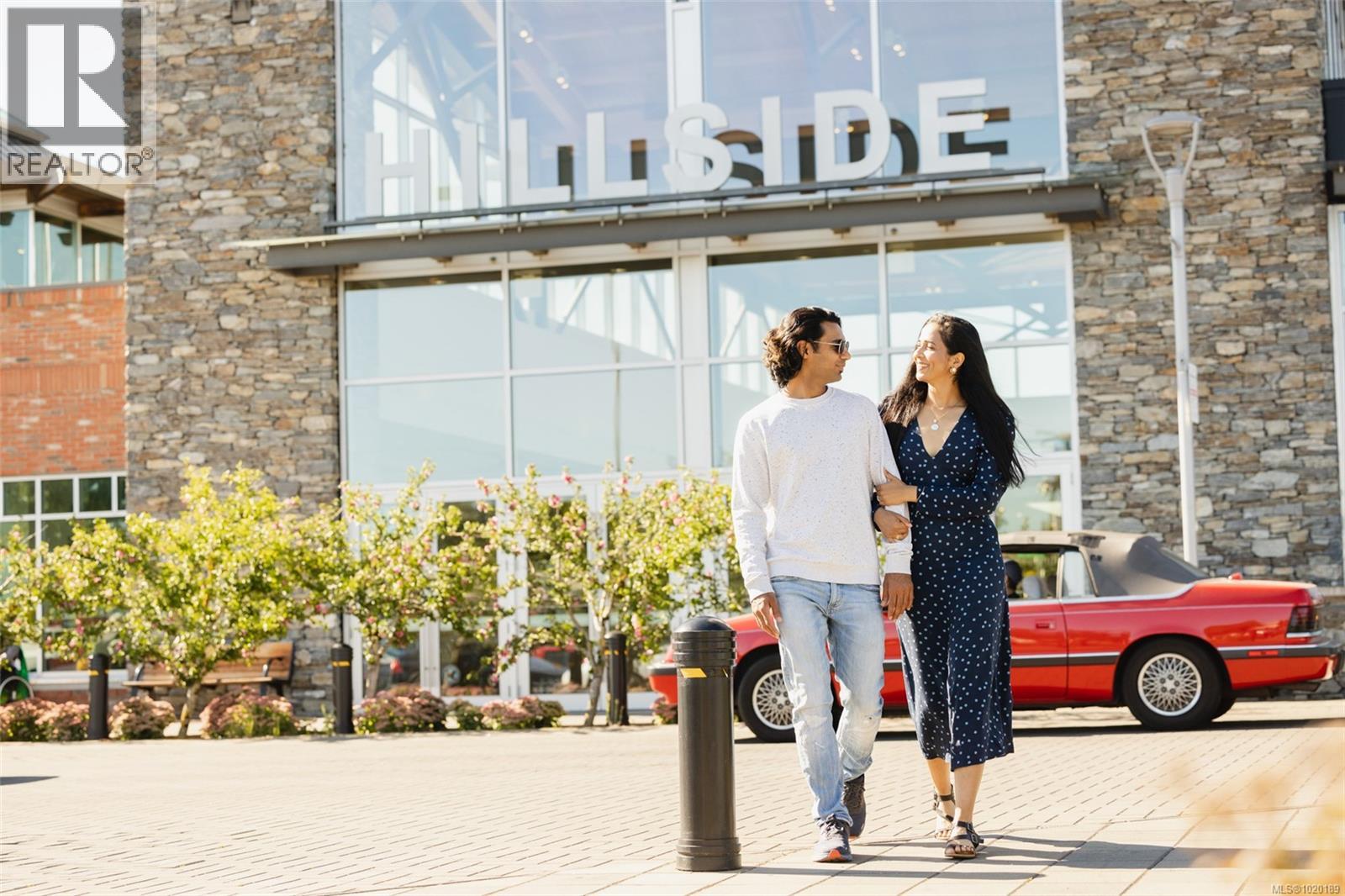 102 3226 Shelbourne St, Saanich