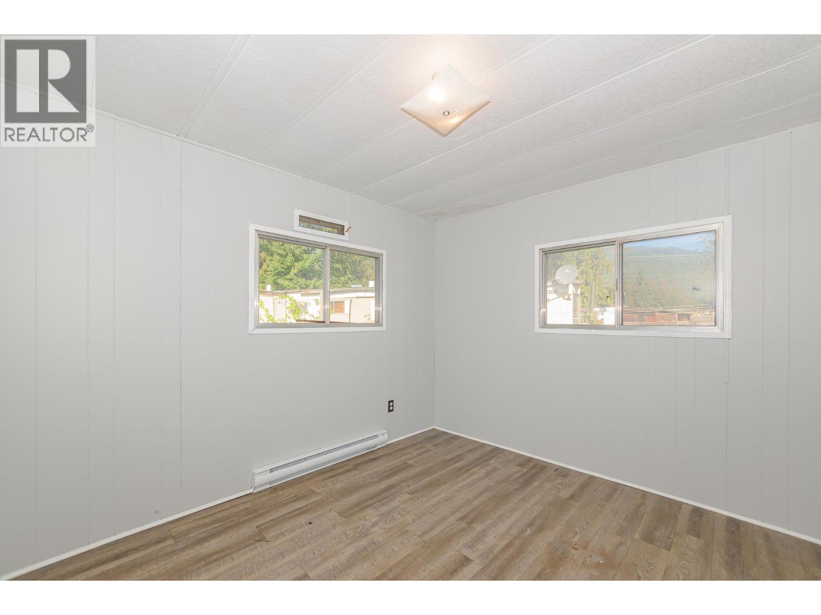 33 4441 Delaney Road, Malakwa