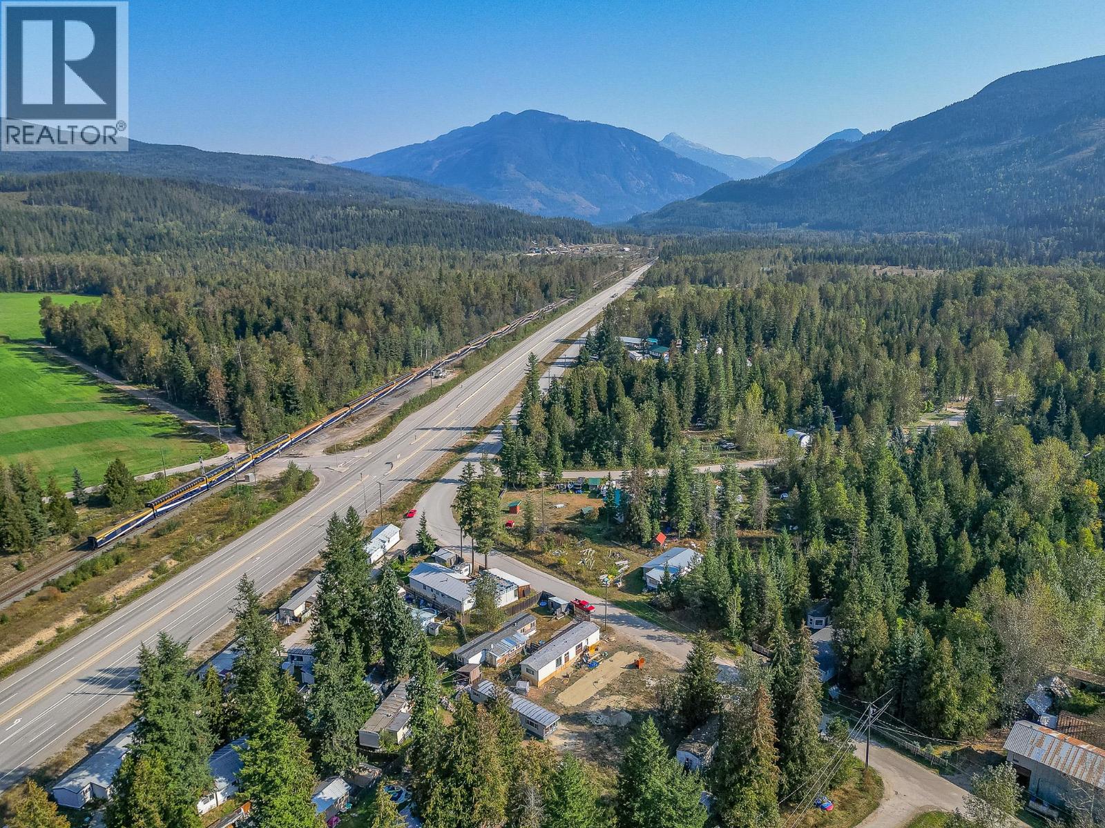 33 4441 Delaney Road, Malakwa