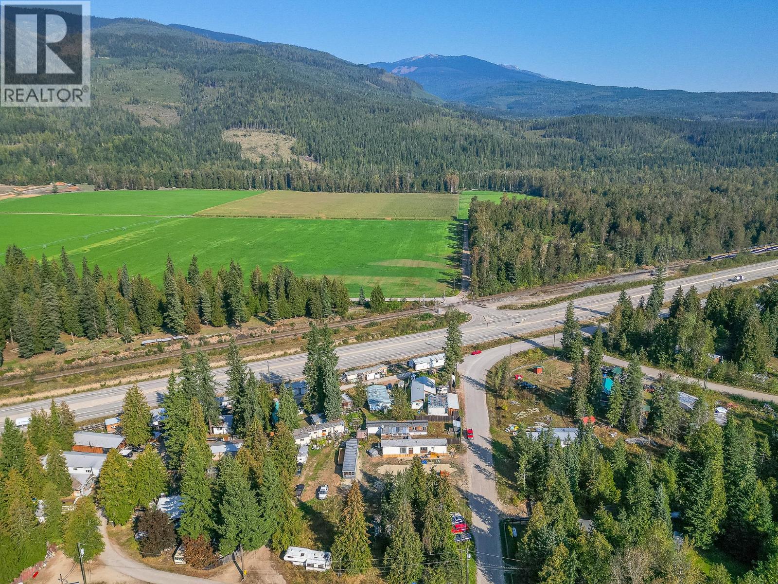 33 4441 Delaney Road, Malakwa