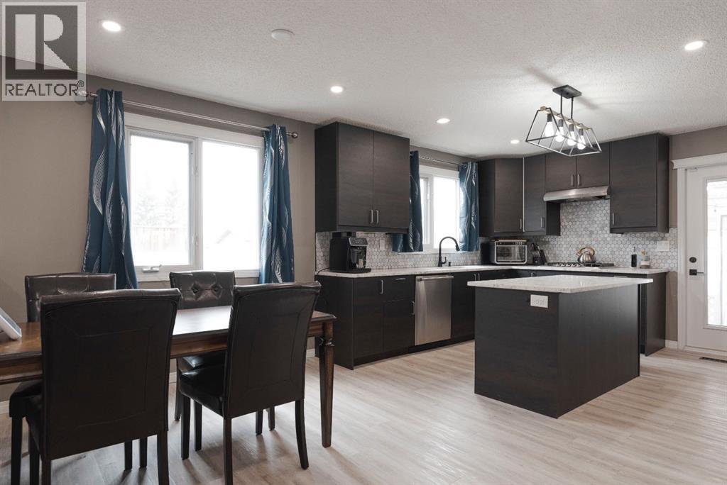 121 Cowley Bay, Fort McMurray