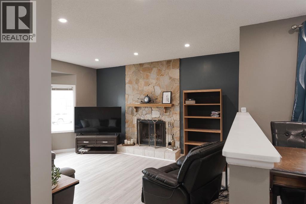 121 Cowley Bay, Fort McMurray