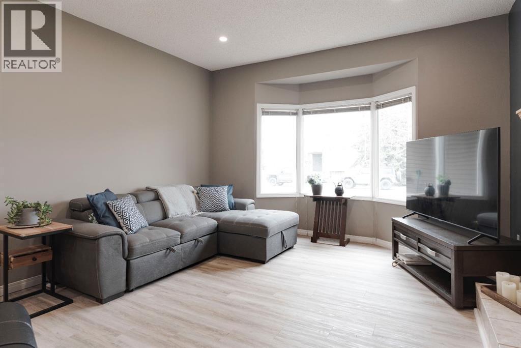 121 Cowley Bay, Fort McMurray