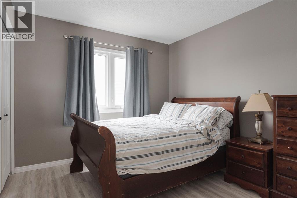 121 Cowley Bay, Fort McMurray