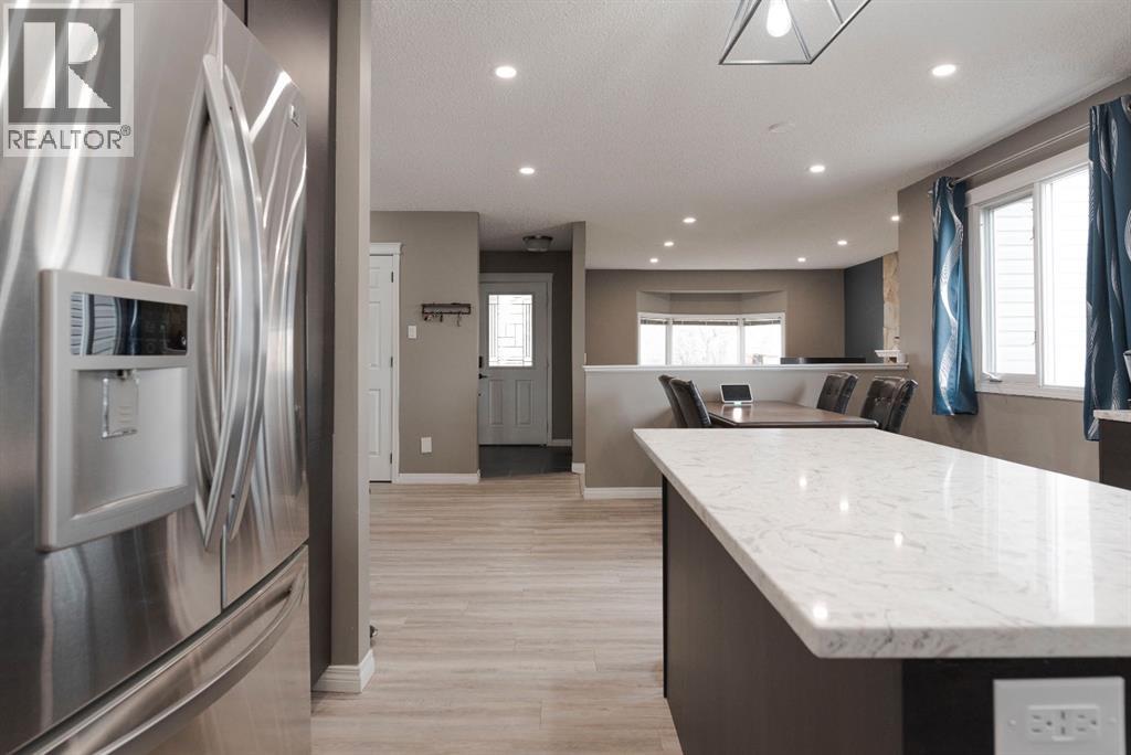 121 Cowley Bay, Fort McMurray