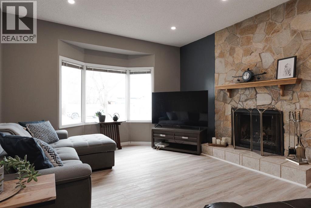 121 Cowley Bay, Fort McMurray