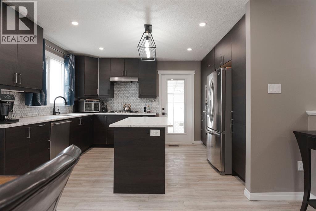 121 Cowley Bay, Fort McMurray