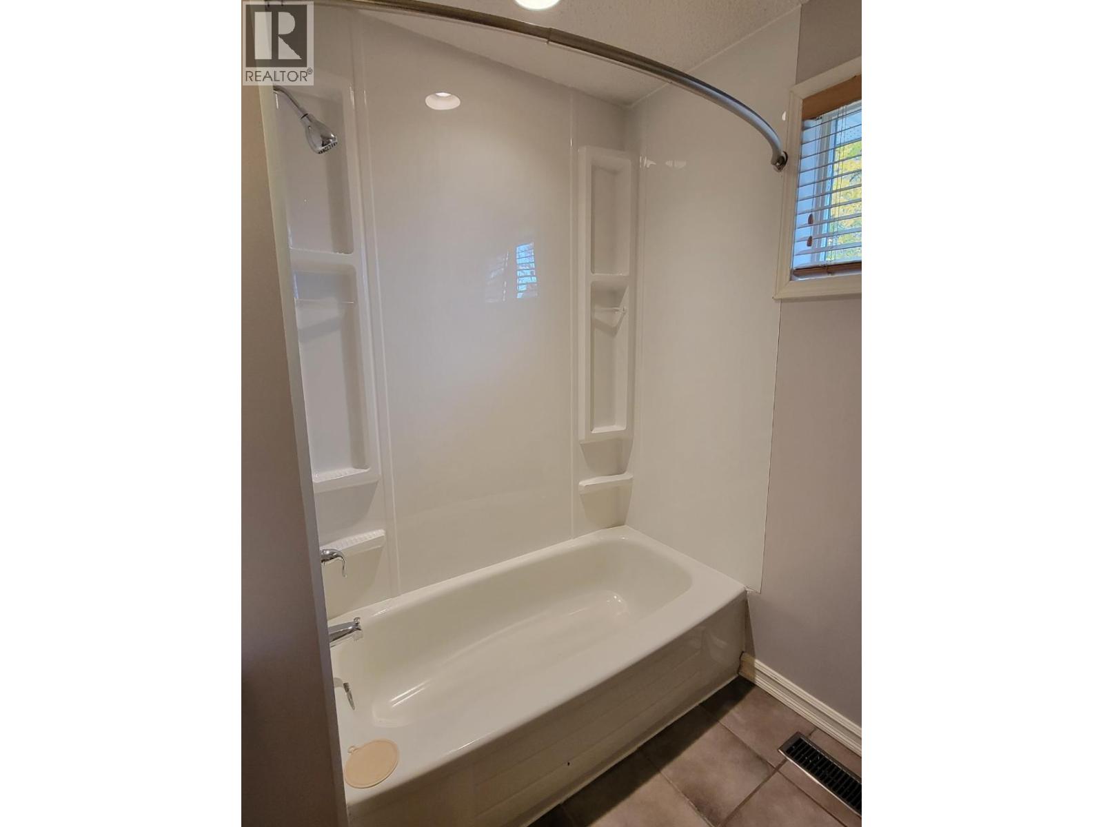 5312 Hillside Avenue NW, Chetwynd