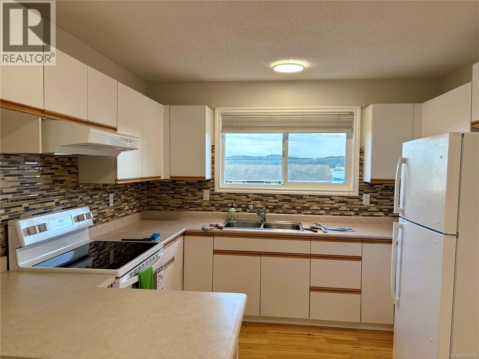 8810 Douglas St, Port Hardy