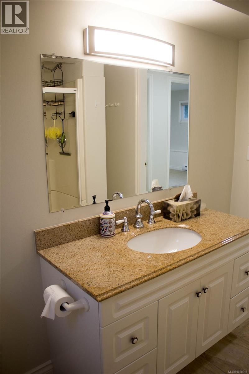 8810 Douglas St, Port Hardy