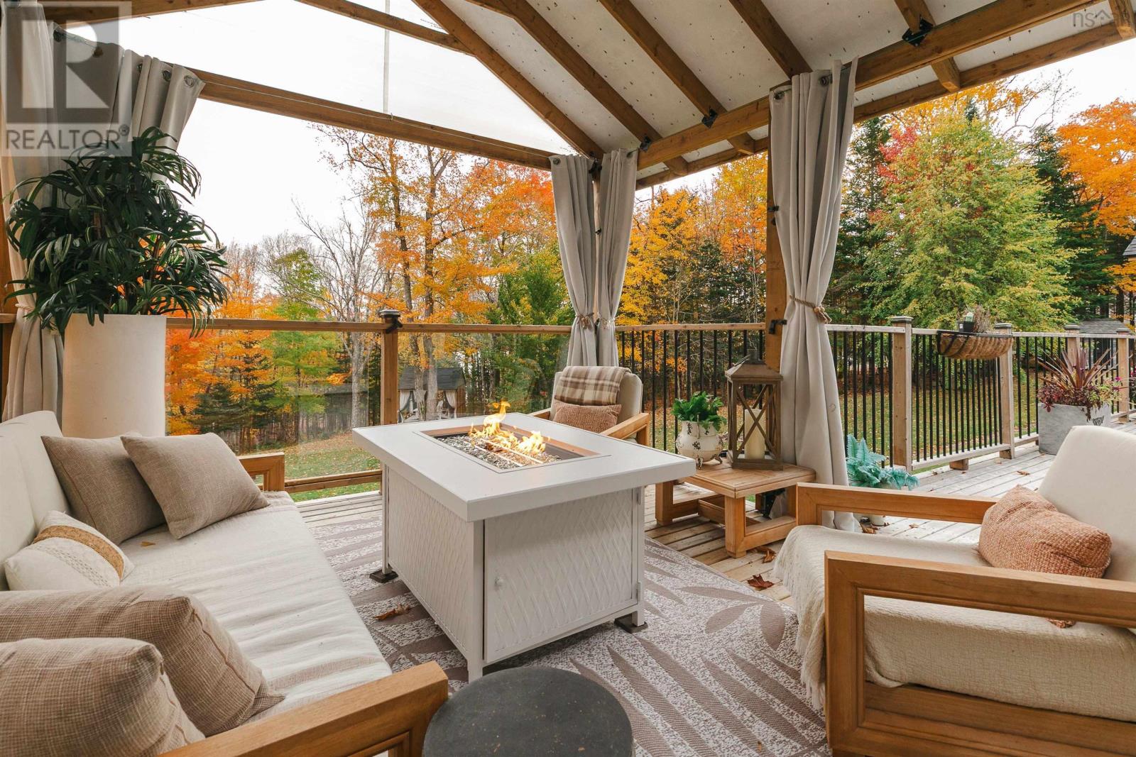 Property 20 of 50 of 390 Gleneagles Drive