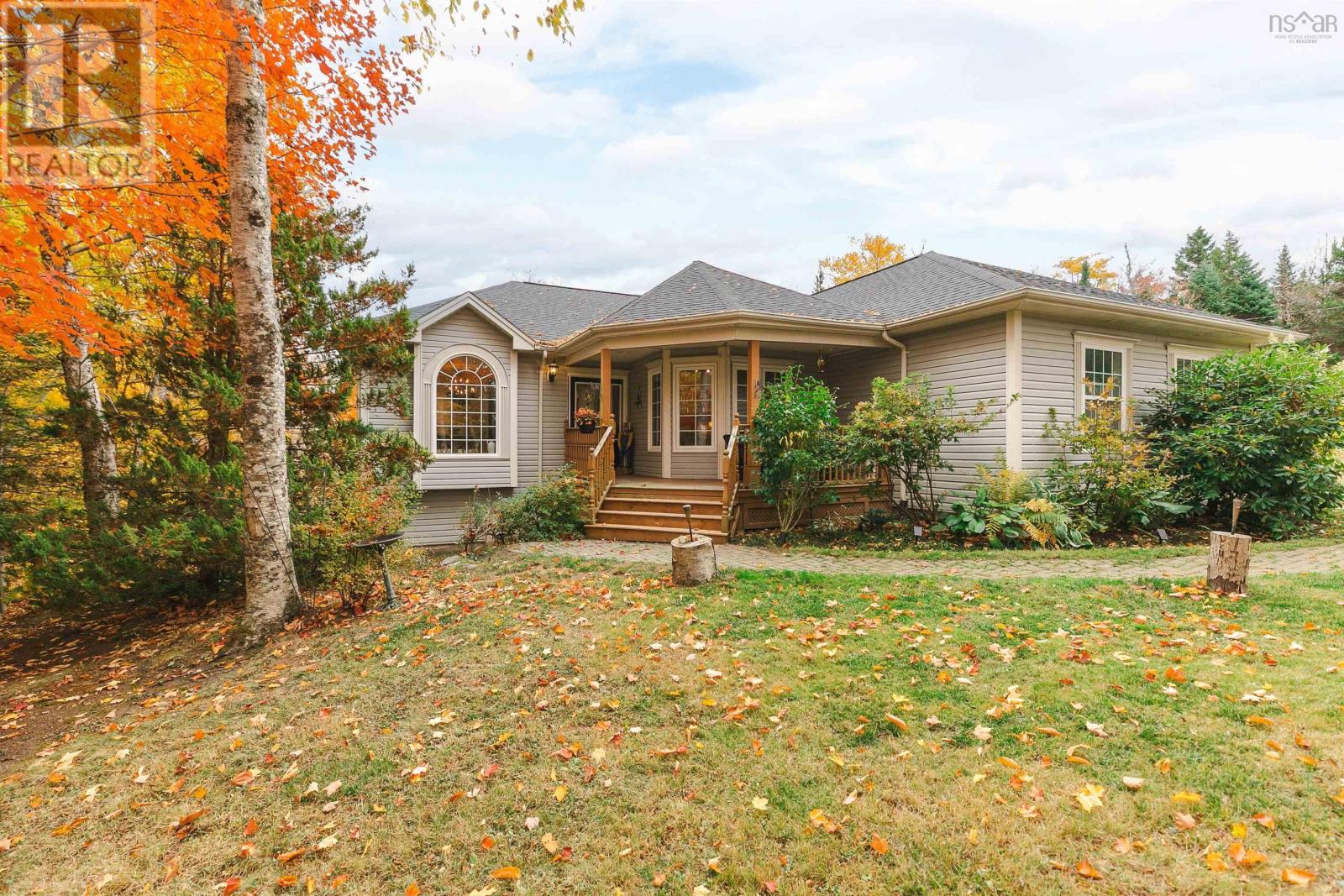 Property 3 of 50 of 390 Gleneagles Drive