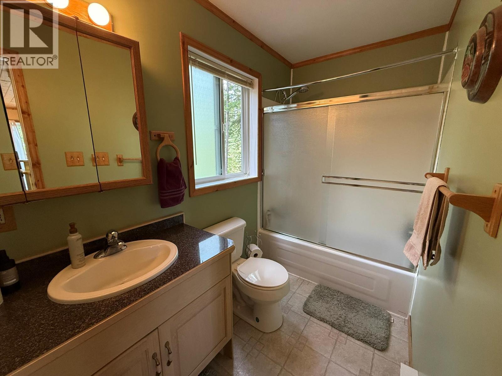 150 Porcupine Road, Oliver