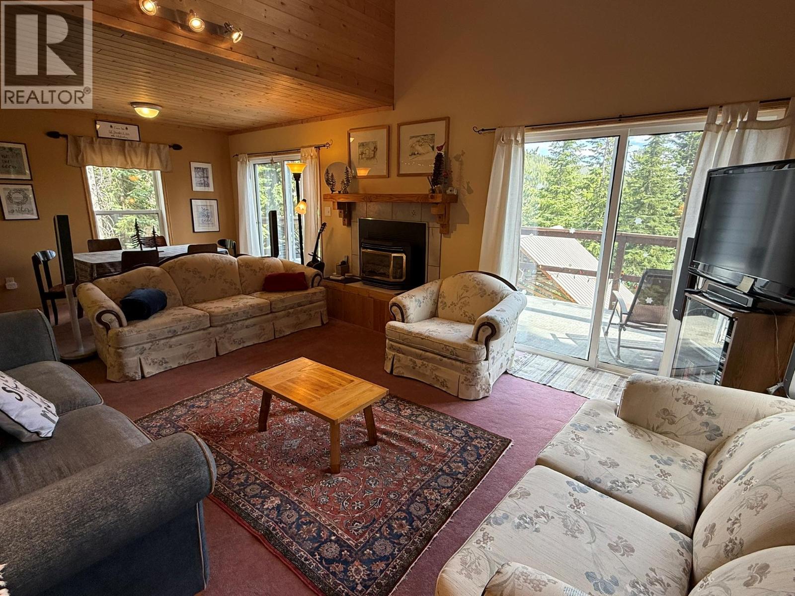 150 Porcupine Road, Oliver