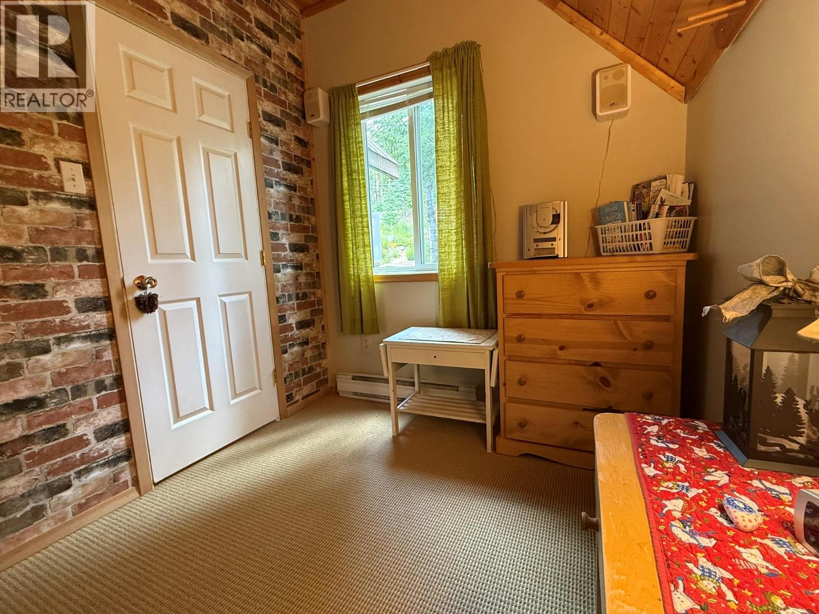 150 Porcupine Road, Oliver