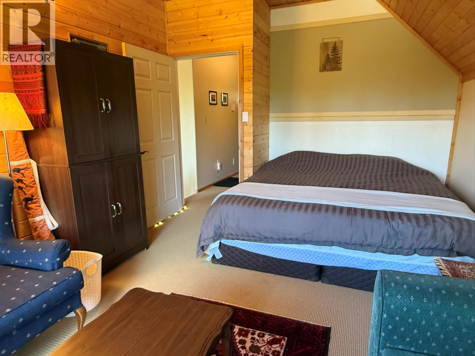 150 Porcupine Road, Oliver