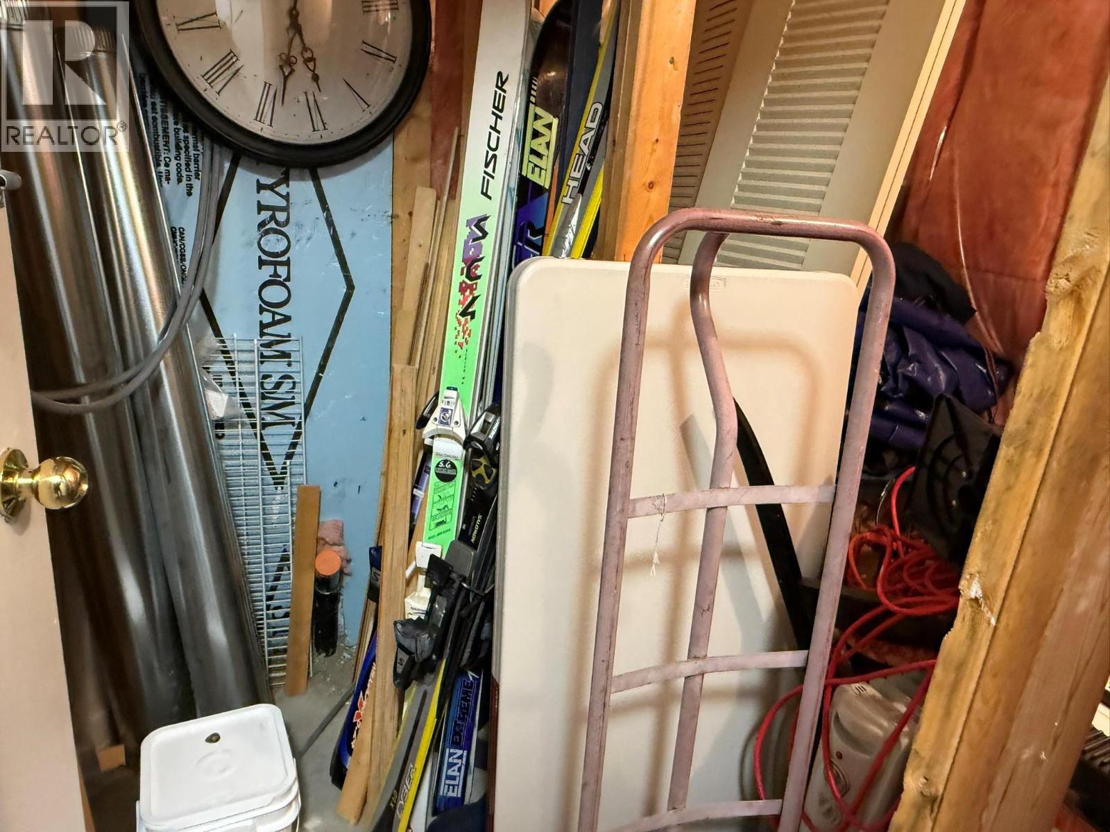 150 Porcupine Road, Oliver