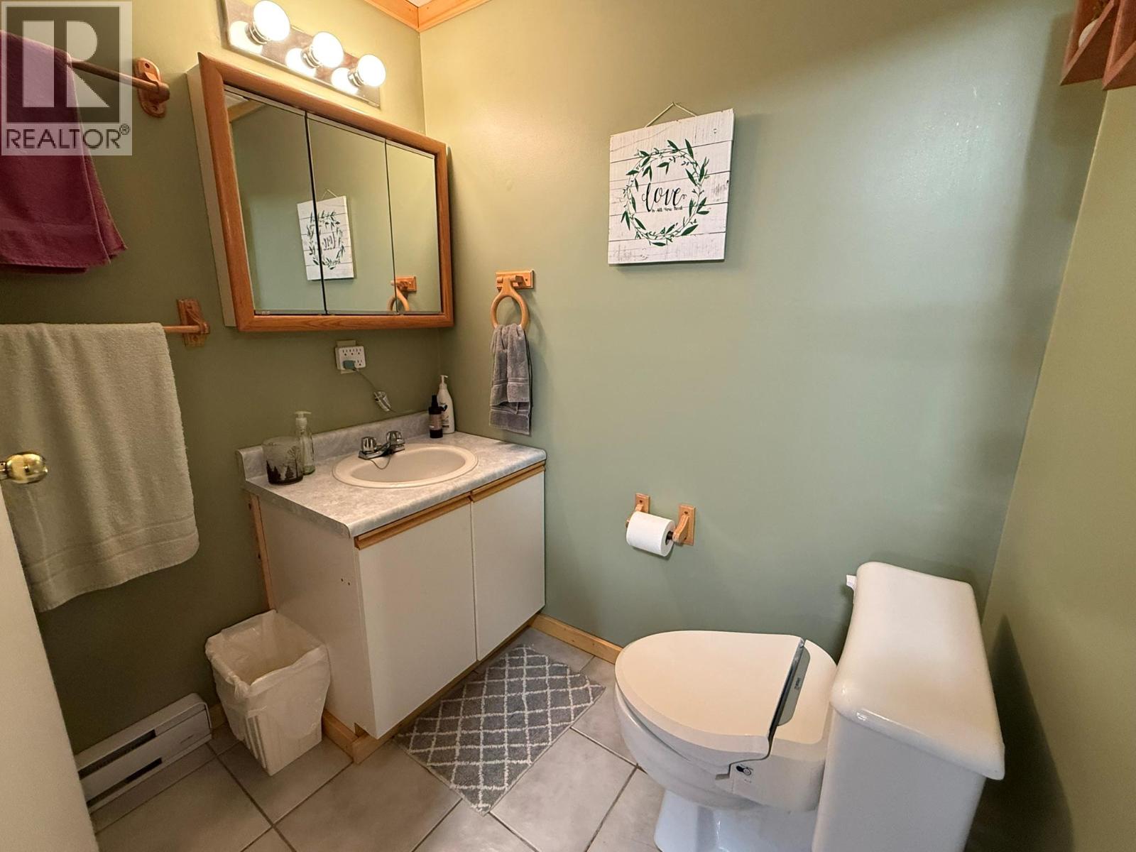 150 Porcupine Road, Oliver