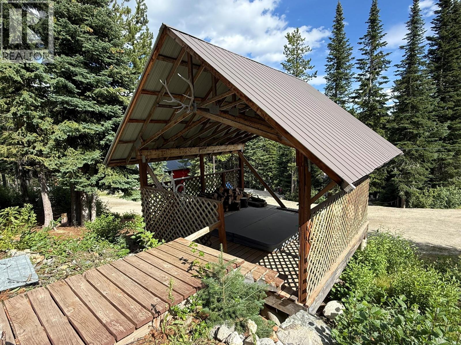 150 Porcupine Road, Oliver