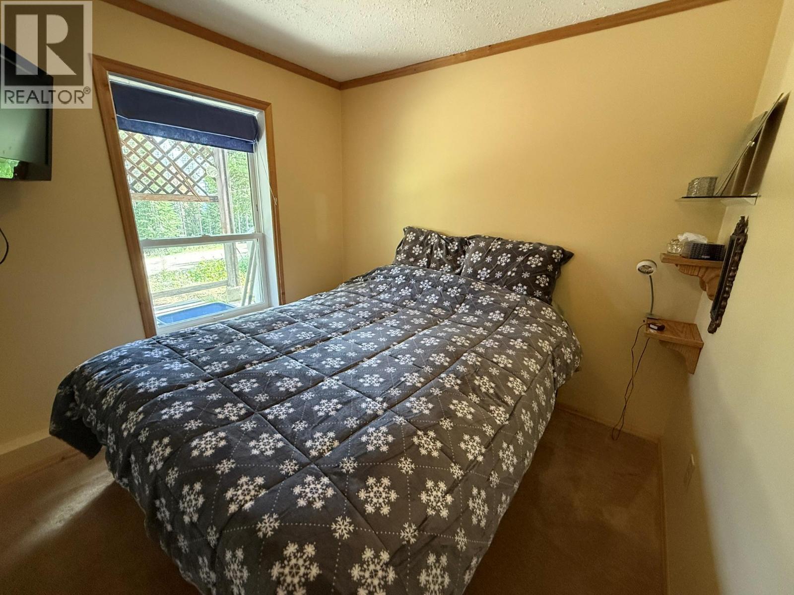 150 Porcupine Road, Oliver