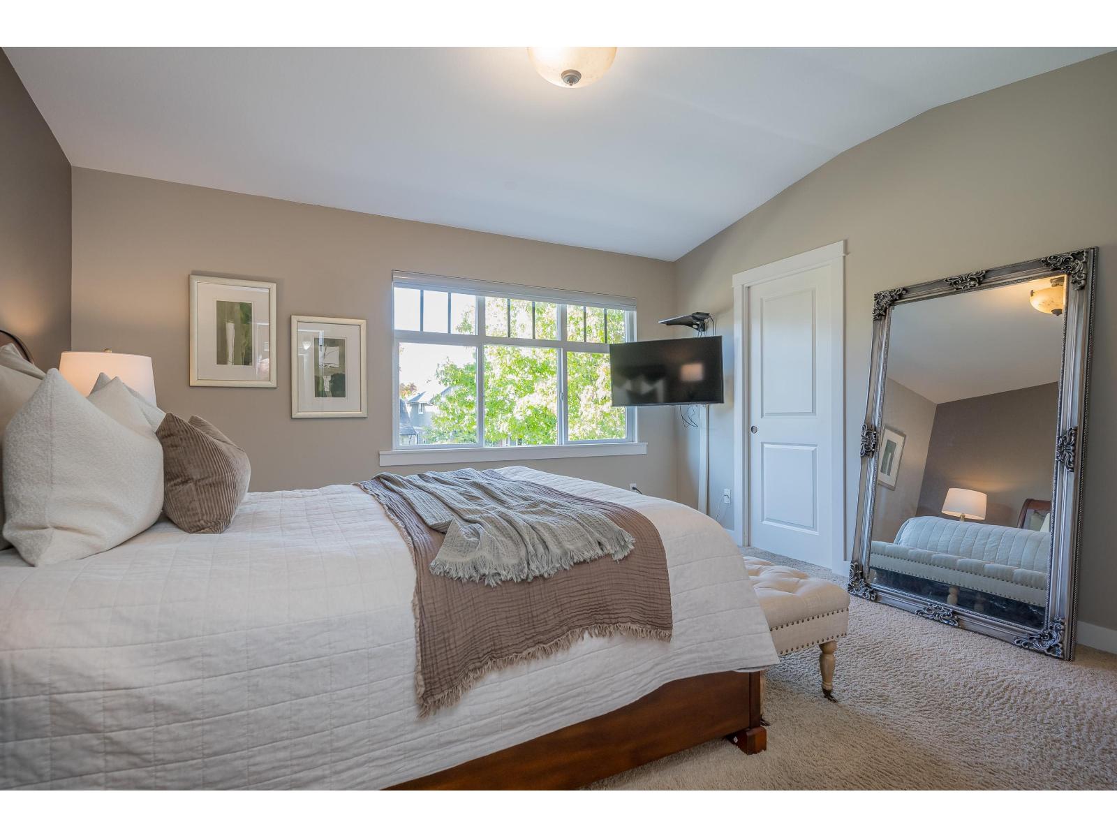 9352 SINGH STREET, Langley