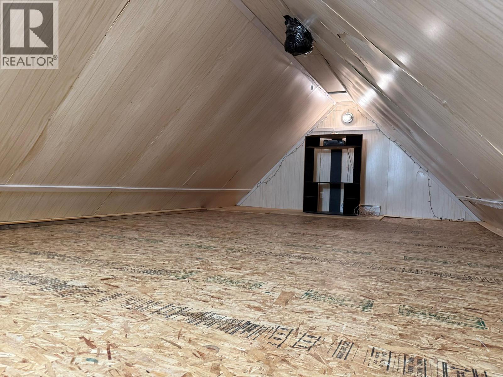 150 Porcupine Road, Oliver