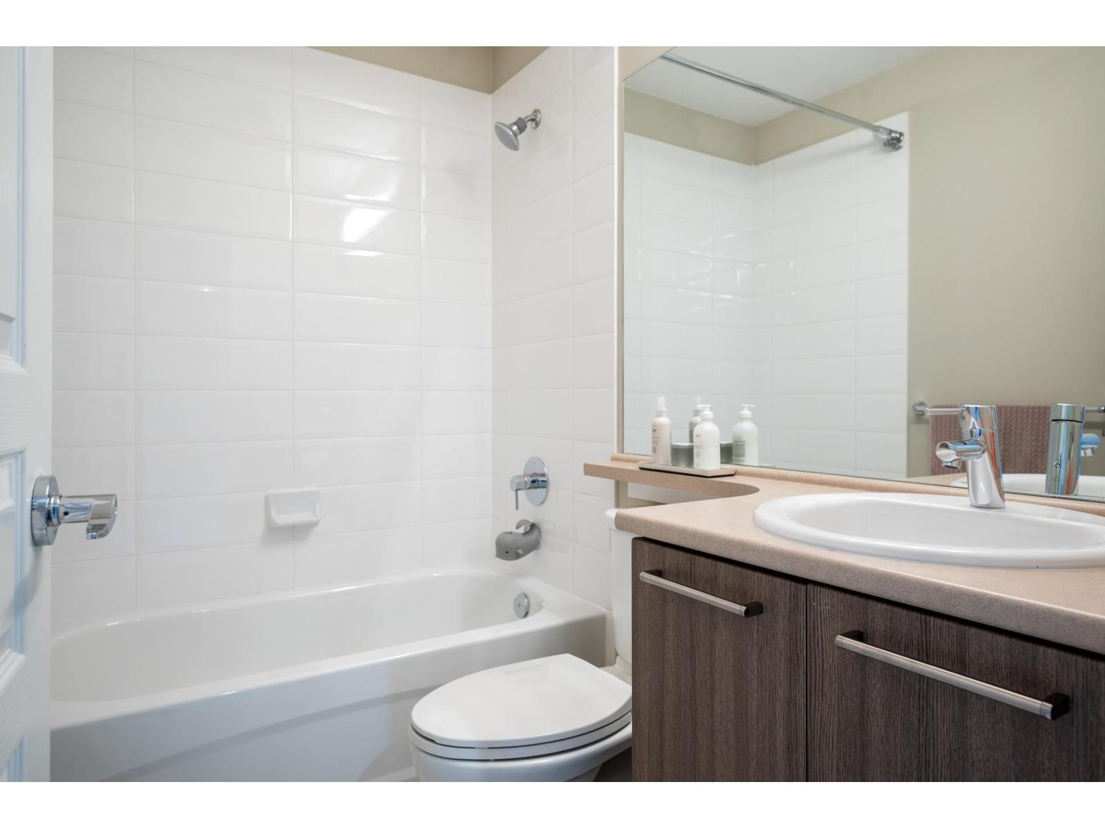 106 7938 209 STREET, Langley