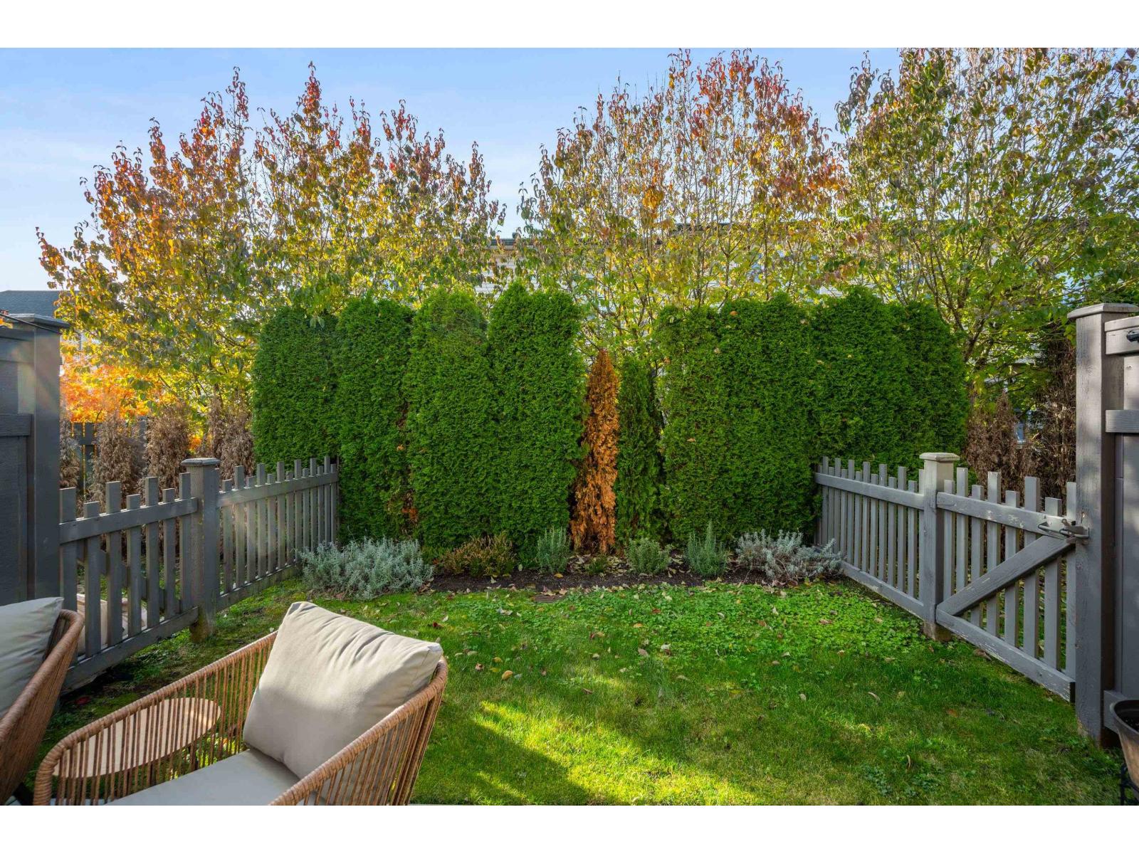 106 7938 209 STREET, Langley