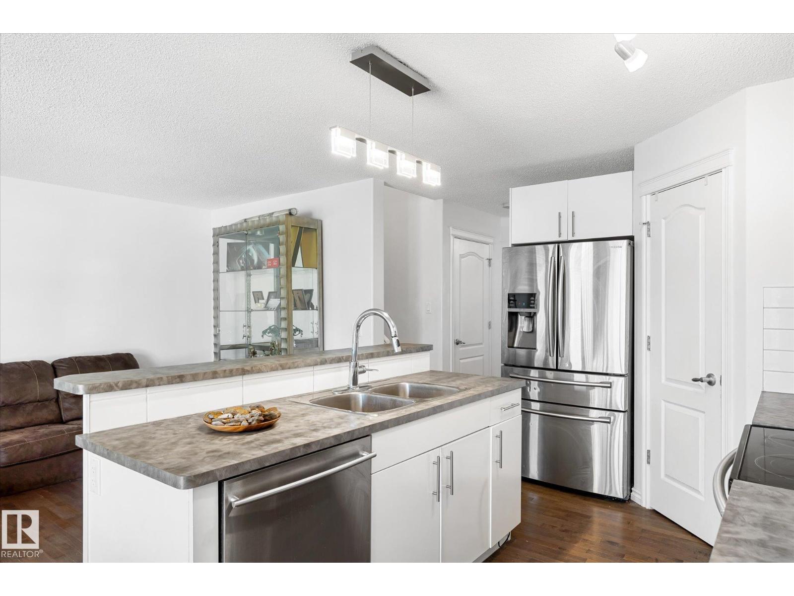 17130 7A AV SW, Edmonton