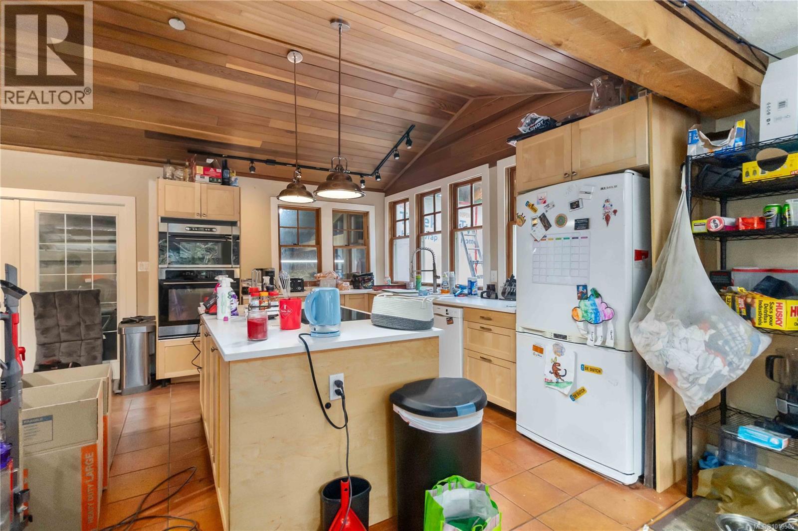 660 Millstream Lake Rd, Highlands