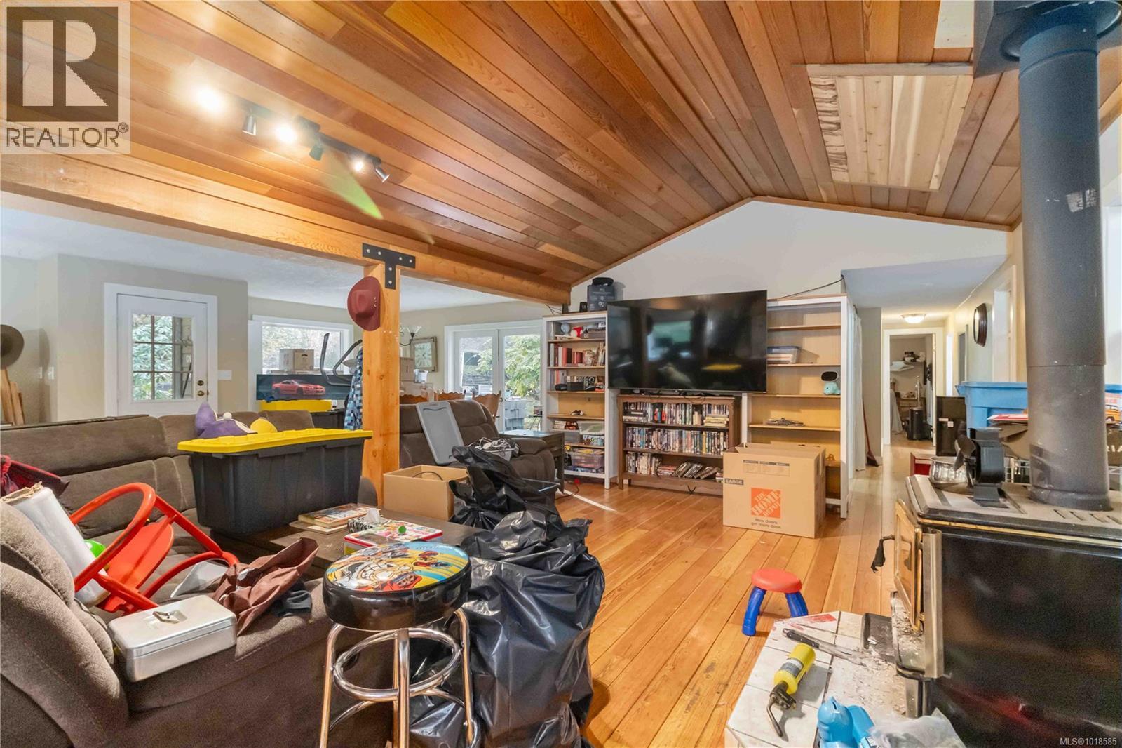 660 Millstream Lake Rd, Highlands