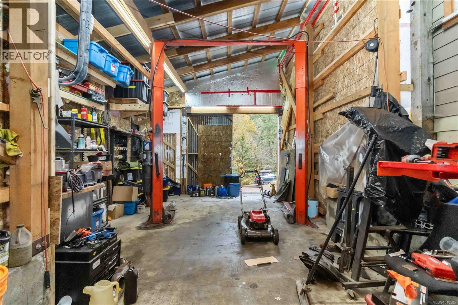 660 Millstream Lake Rd, Highlands