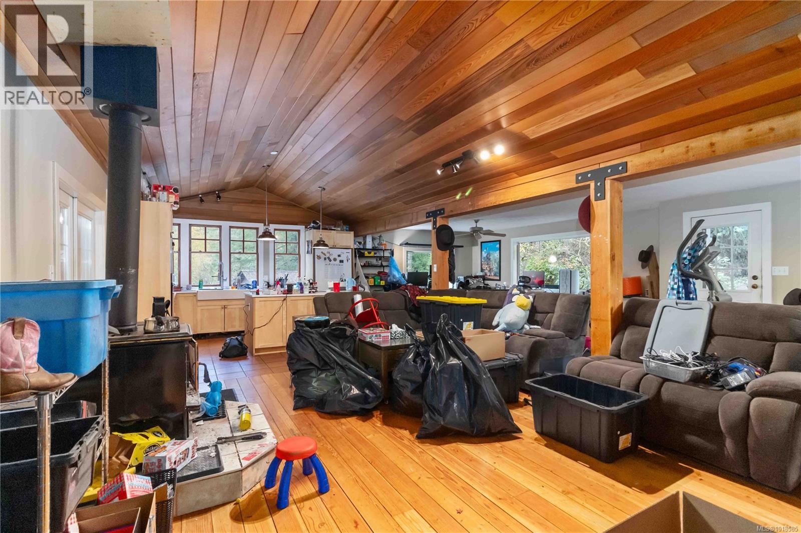 660 Millstream Lake Rd, Highlands