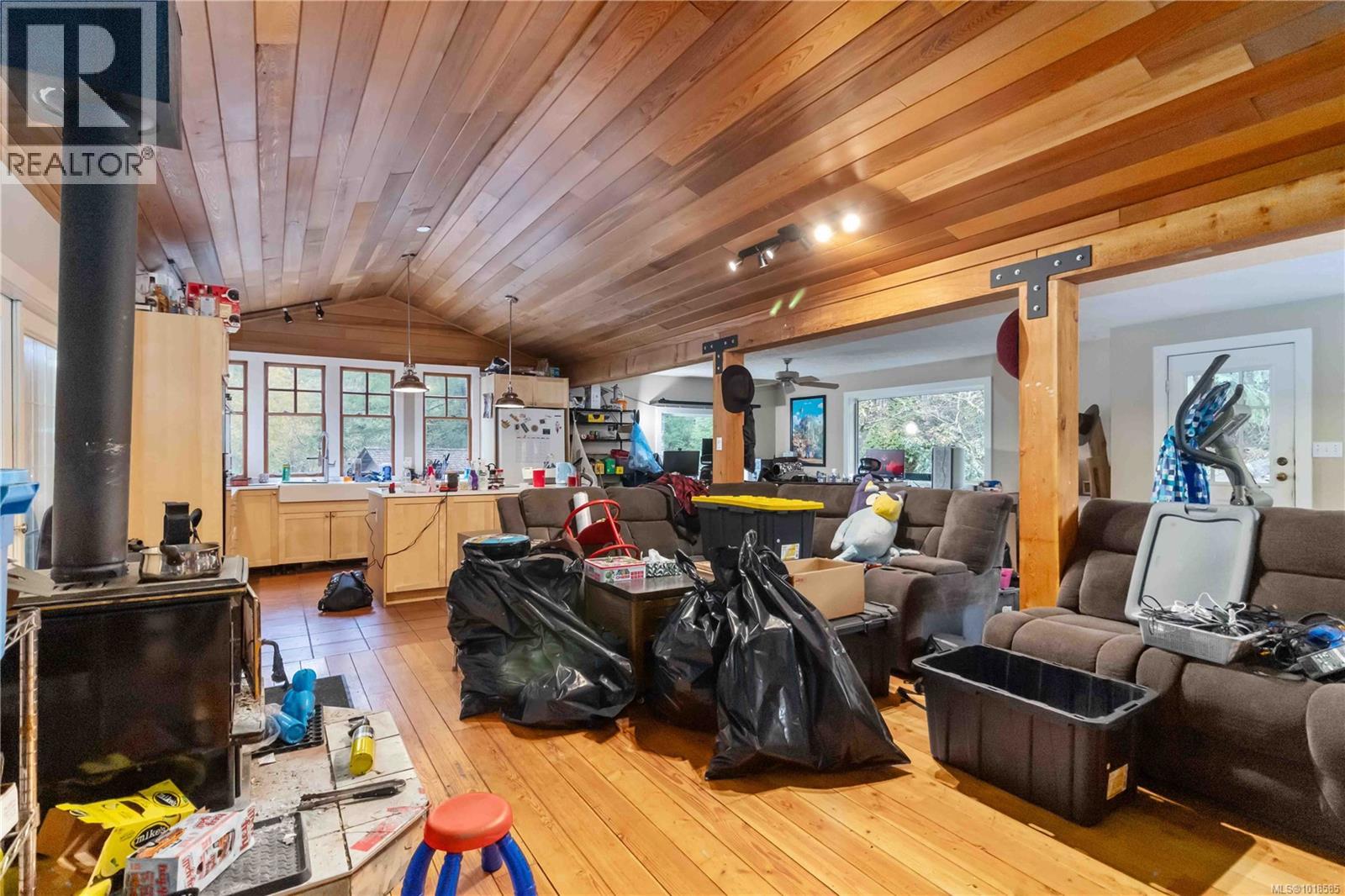 660 Millstream Lake Rd, Highlands