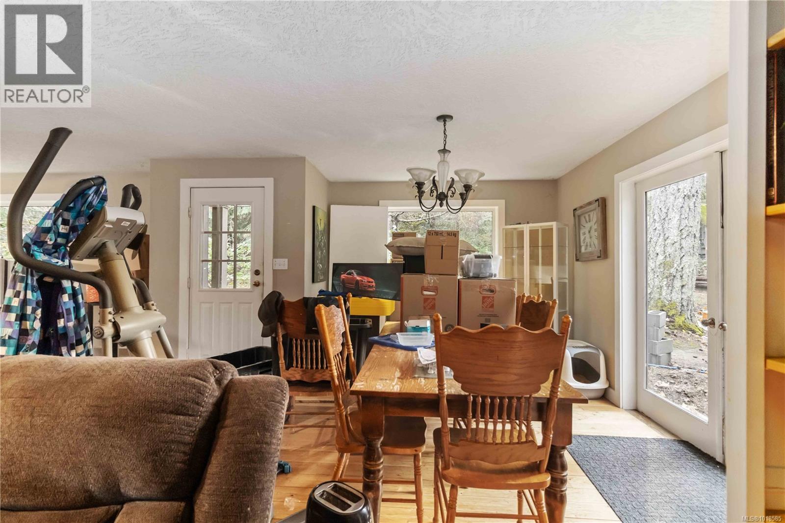 660 Millstream Lake Rd, Highlands