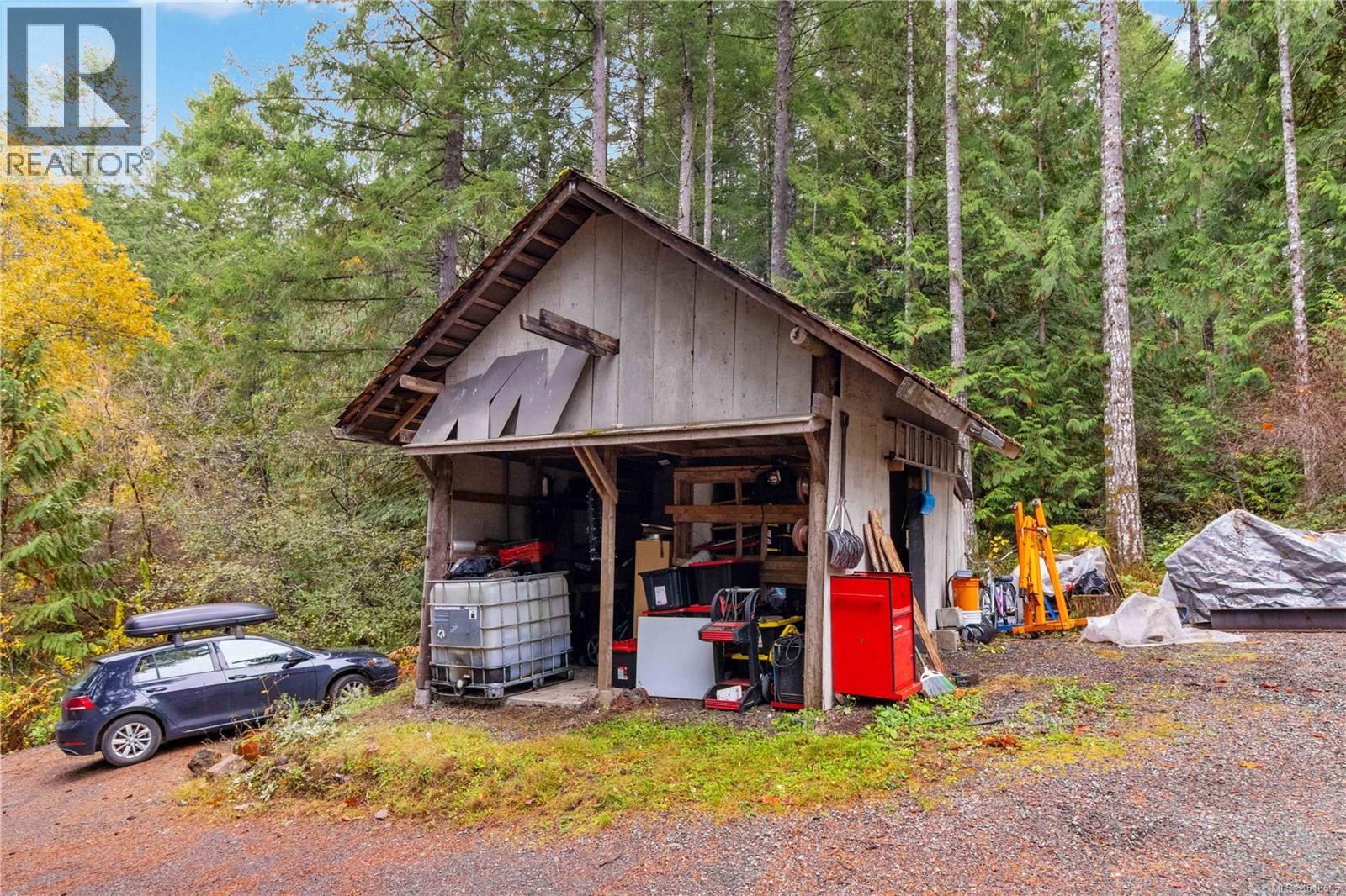 660 Millstream Lake Rd, Highlands