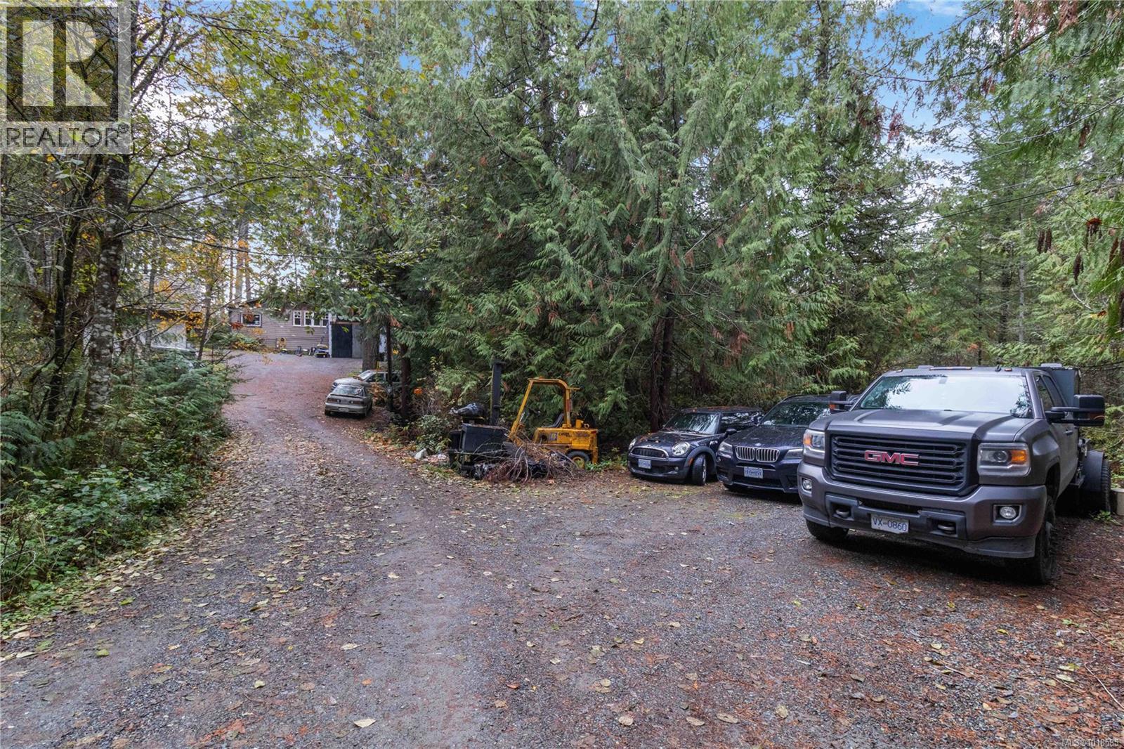 660 Millstream Lake Rd, Highlands
