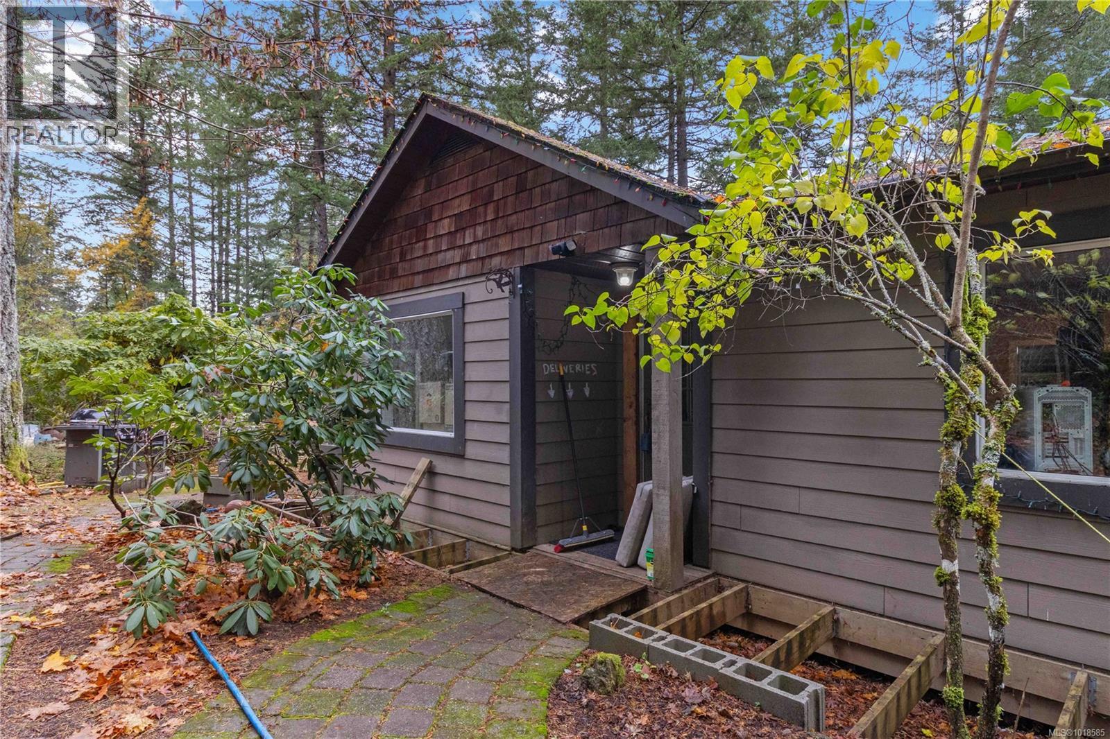 660 Millstream Lake Rd, Highlands