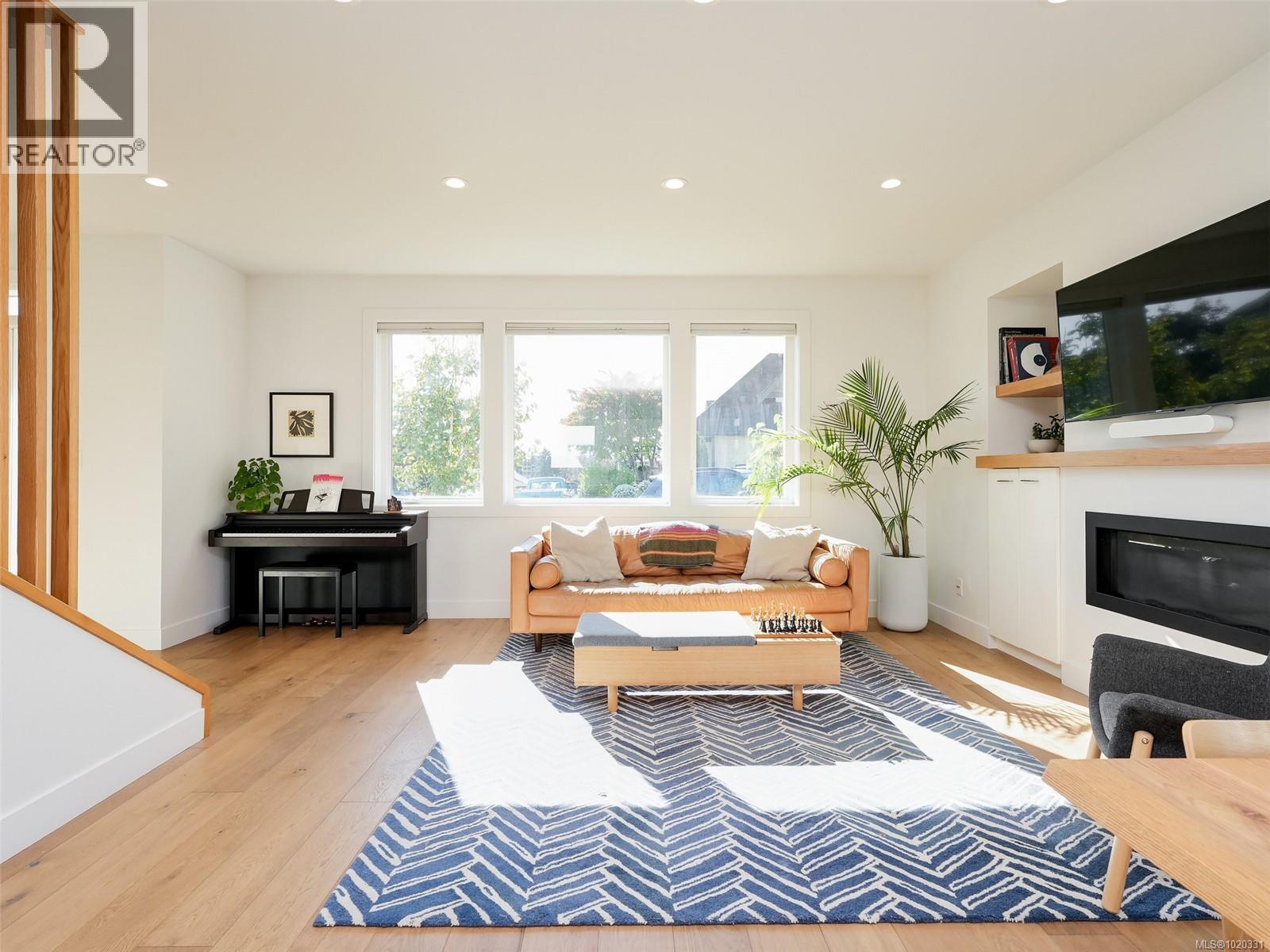 2670 Winster Rd, Langford