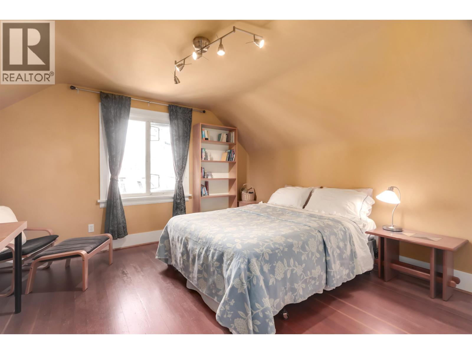 4529 W 8TH AVENUE, Vancouver