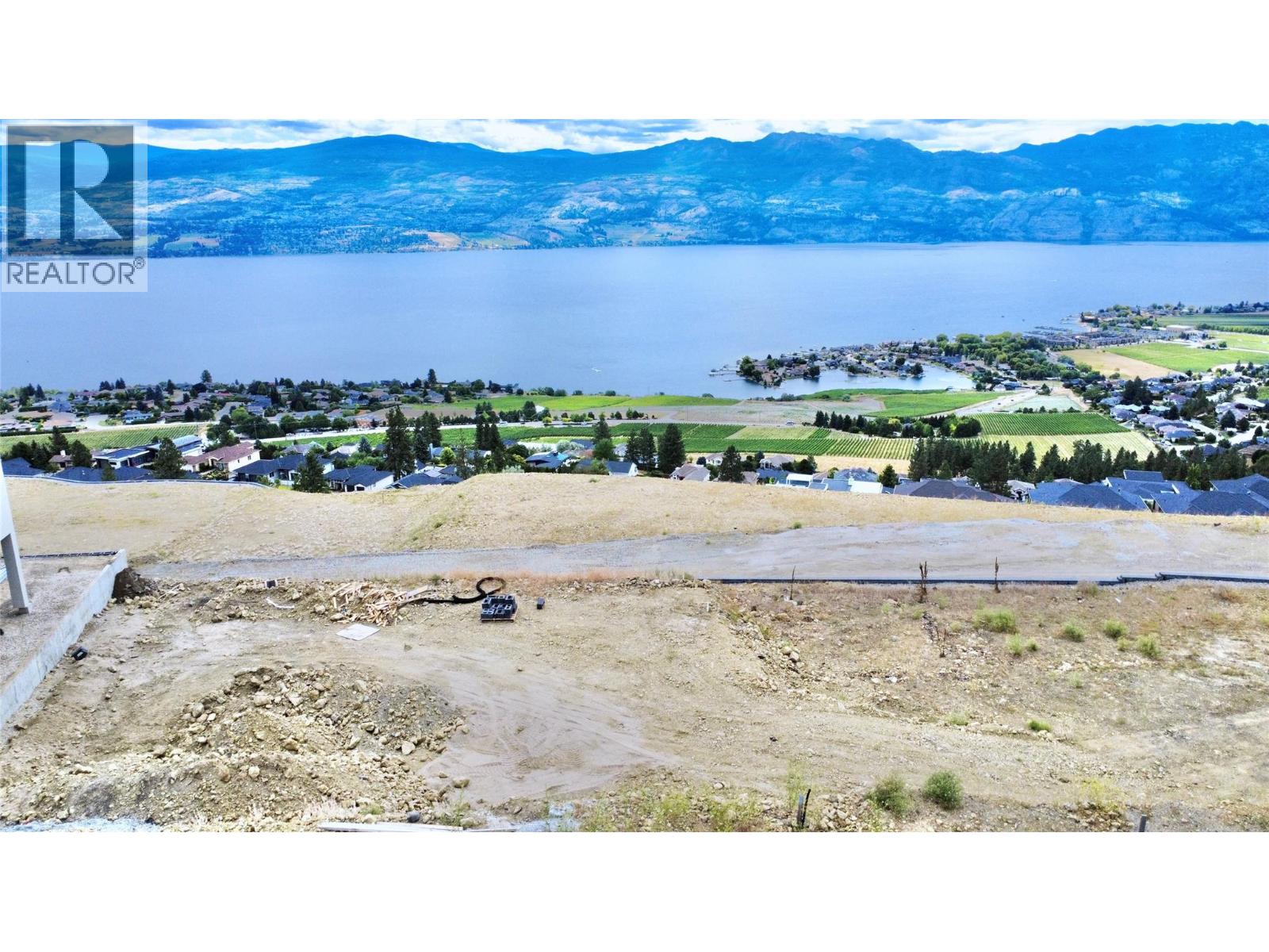  1367 Vineyard Drive, West Kelowna