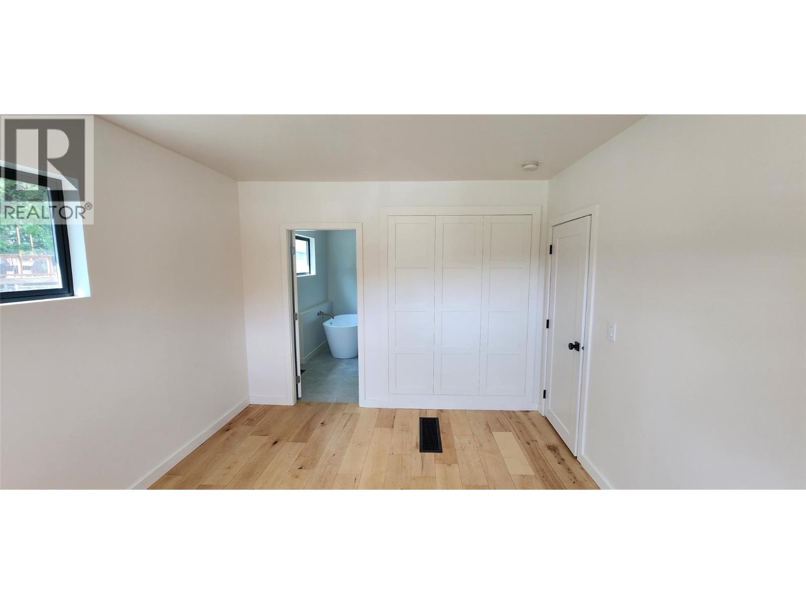 6295 COLLEGE Road, Grand Forks