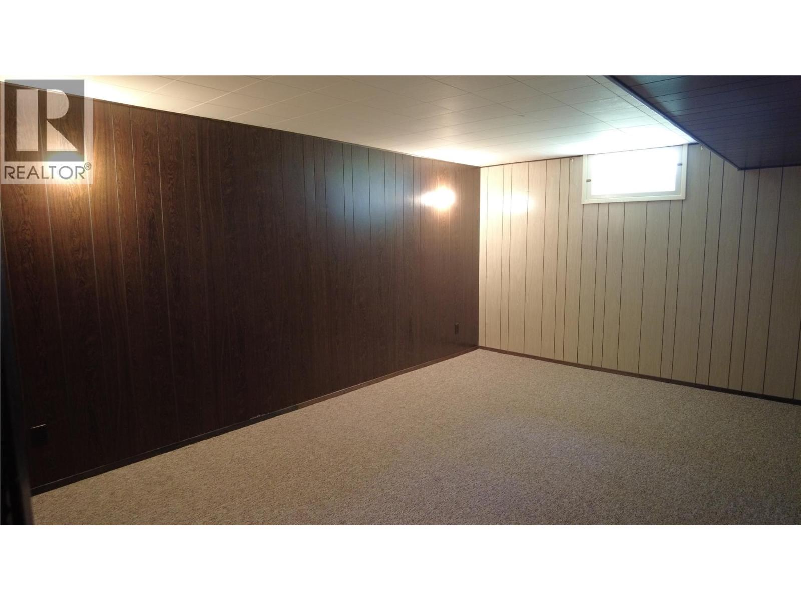 6295 COLLEGE Road, Grand Forks