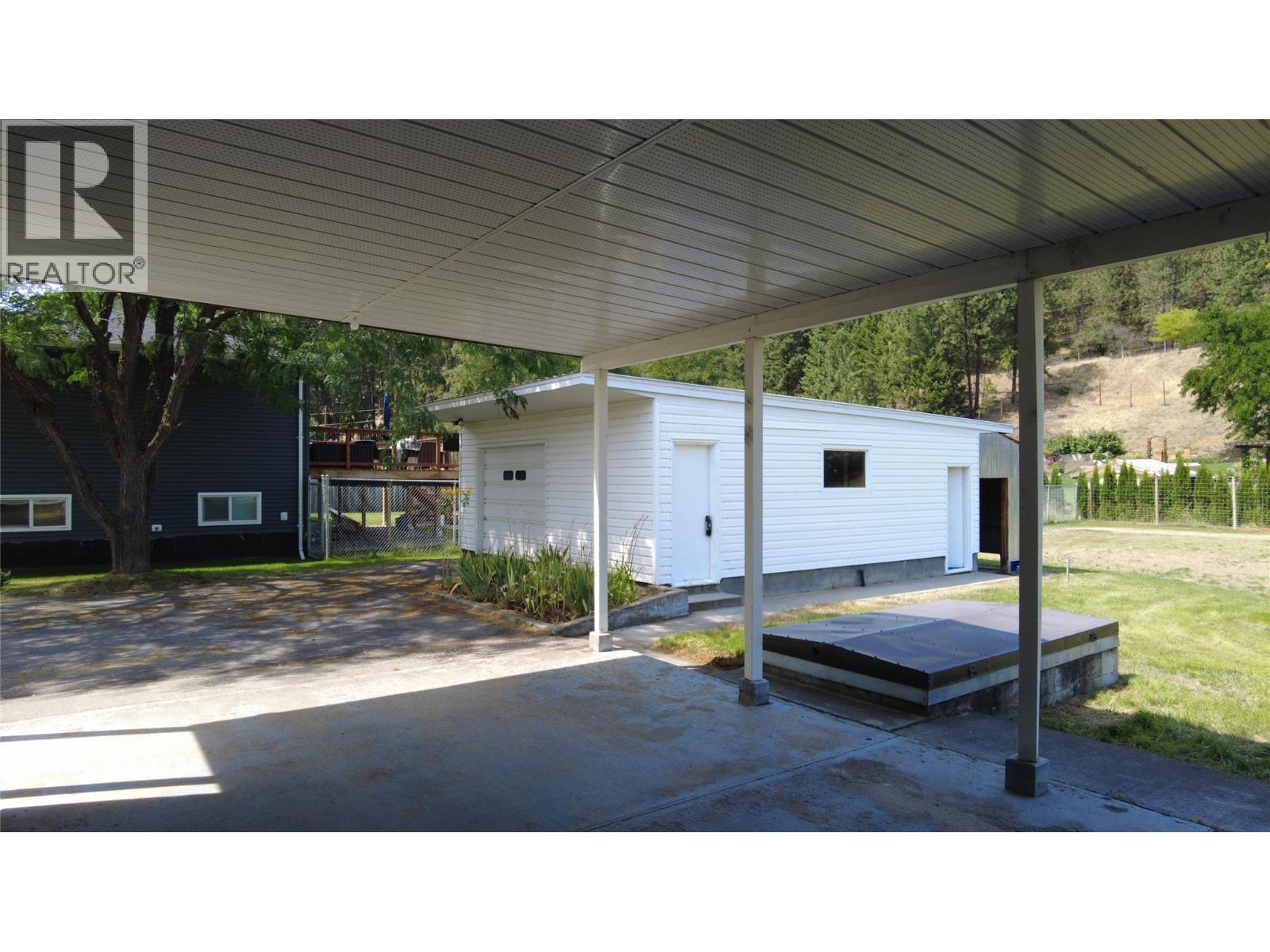 6295 COLLEGE Road, Grand Forks