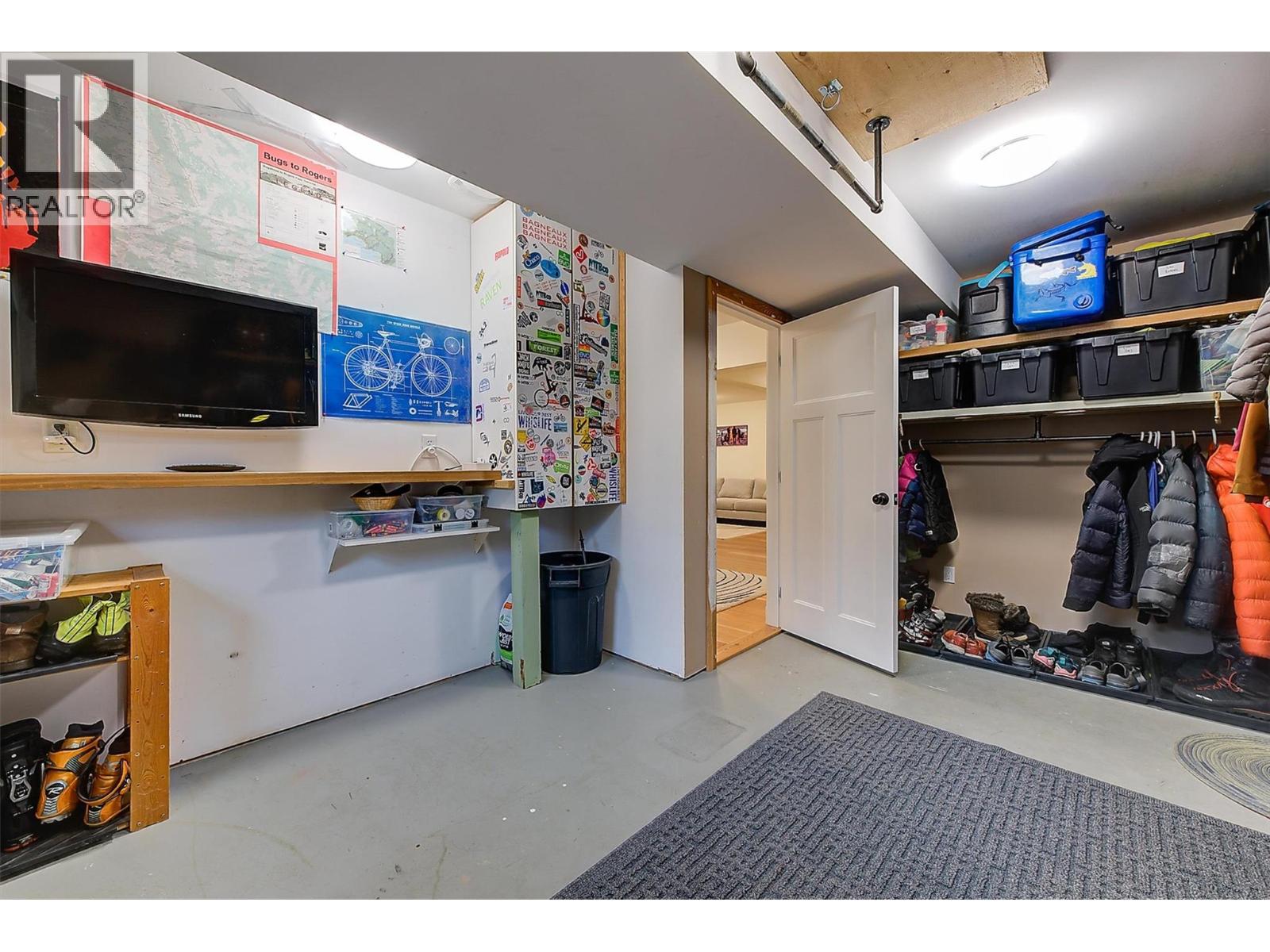  640 ROANOKE Avenue, Kelowna