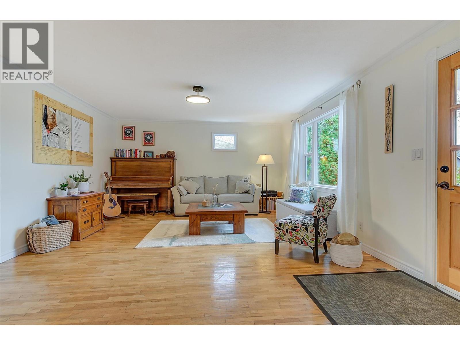  640 ROANOKE Avenue, Kelowna