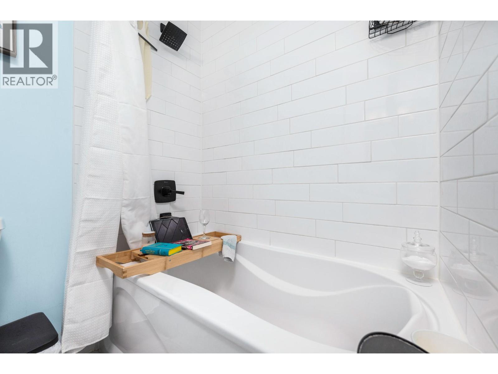  1011 33 Avenue, Vernon