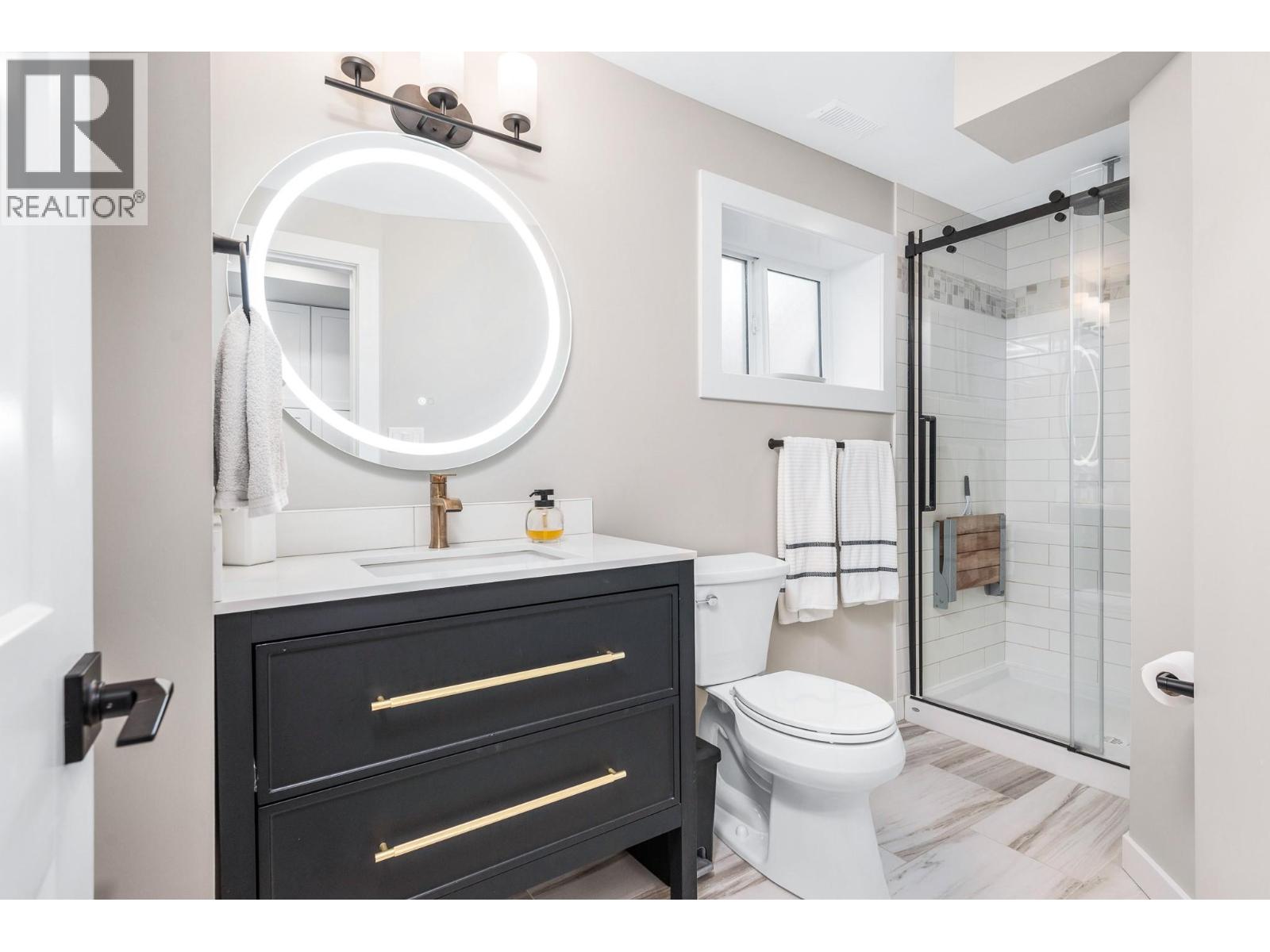  1011 33 Avenue, Vernon