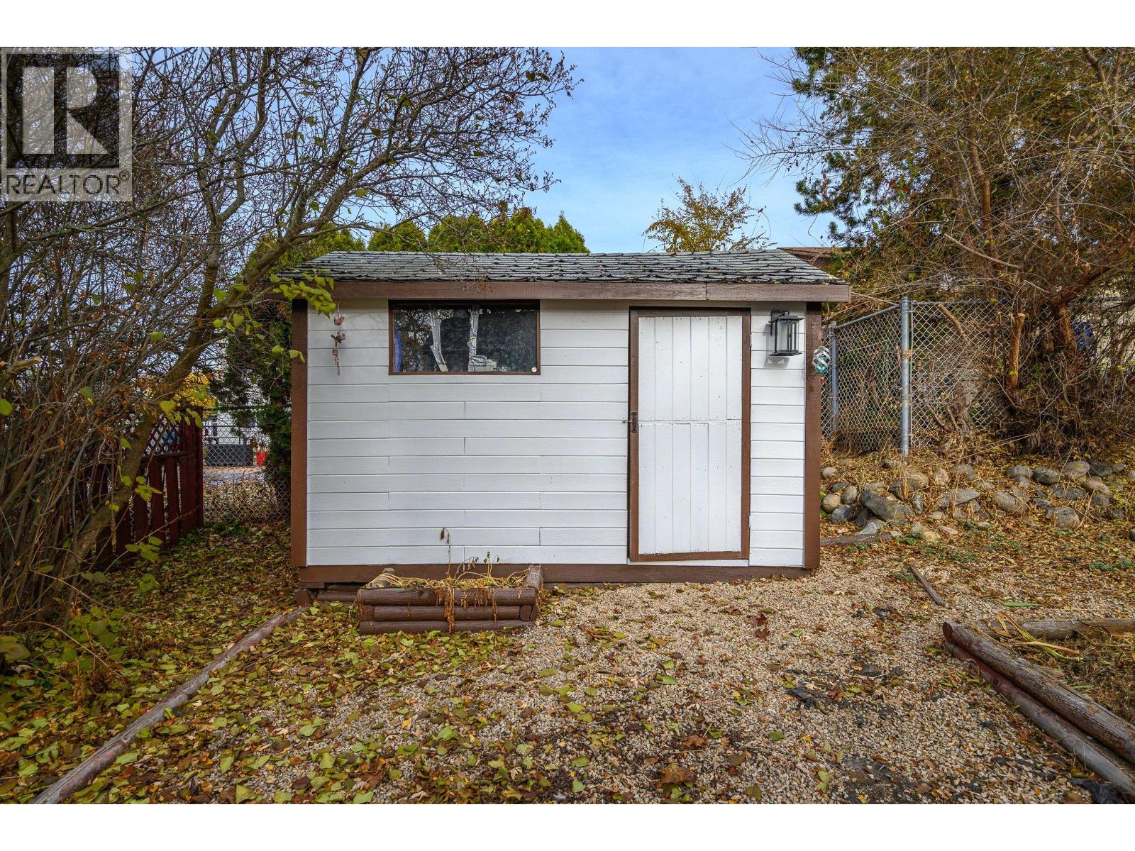  1011 33 Avenue, Vernon