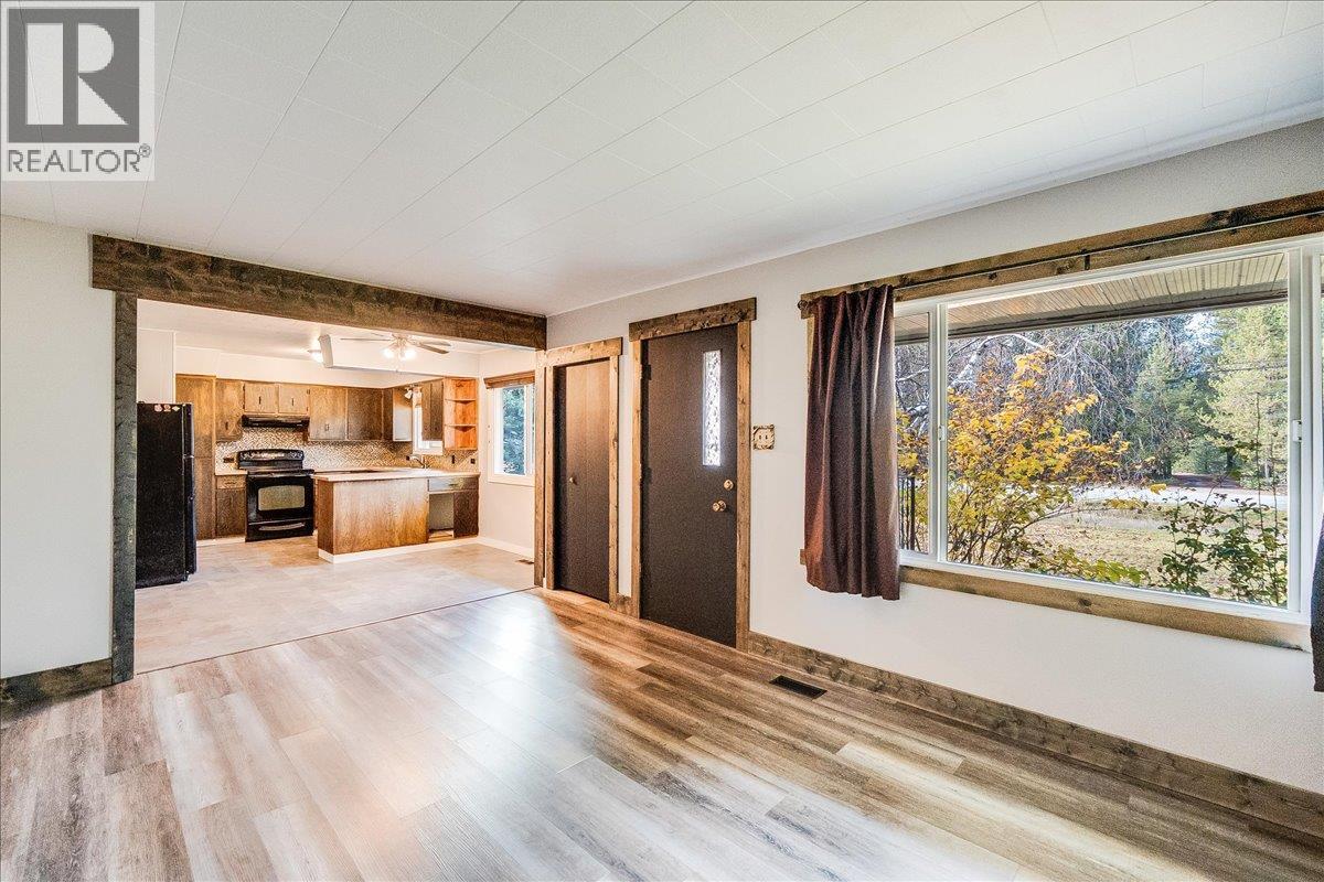 940 Columbia Road, Castlegar